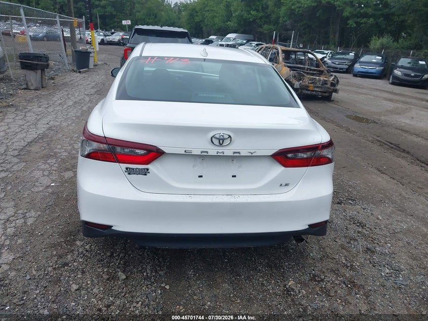 TOYOTA CAMRY - zdjęcie 16