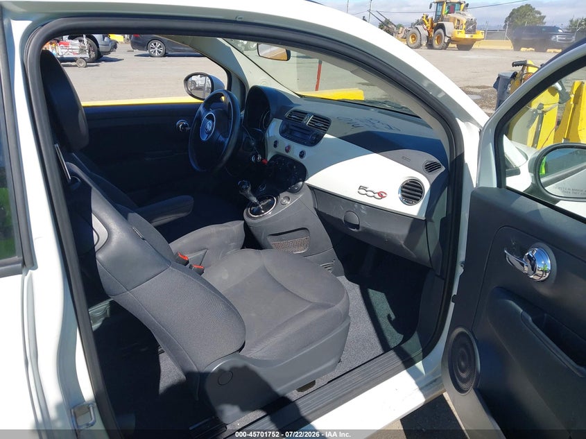 2015 FIAT 500C auction photo 5