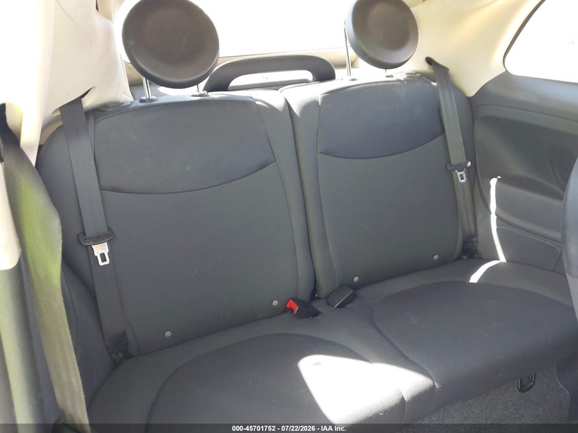 2015 FIAT 500C auction photo 8