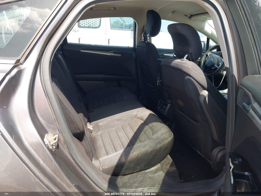 2013 FORD FUSION auction photo 8