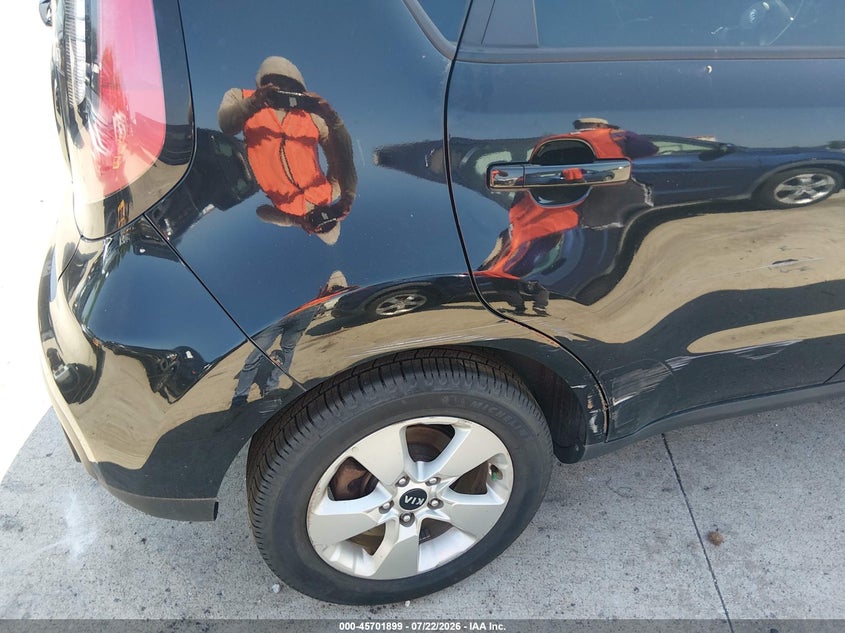 2017 KIA SOUL auction photo 6