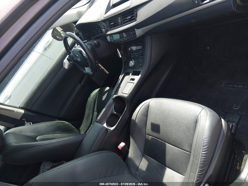 2012 LEXUS CT 200H auction photo 5