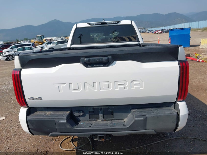 TOYOTA TUNDRA - zdjęcie 16