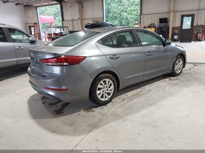 2017 HYUNDAI ELANTRA auction photo 4