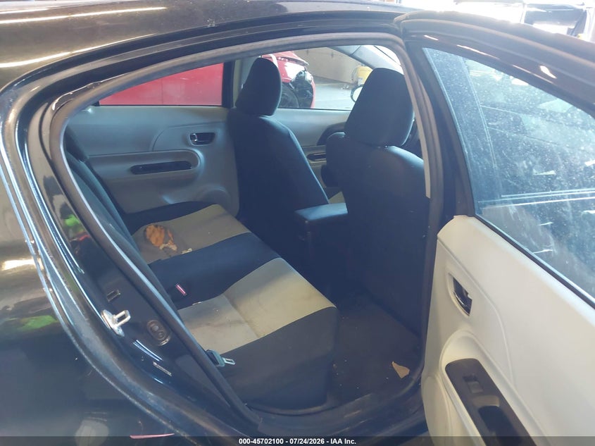 2013 TOYOTA PRIUS C auction photo 8