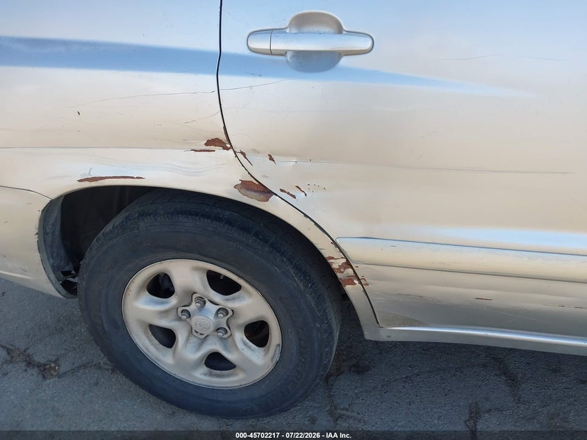 2002 TOYOTA HIGHLANDER auction photo 6
