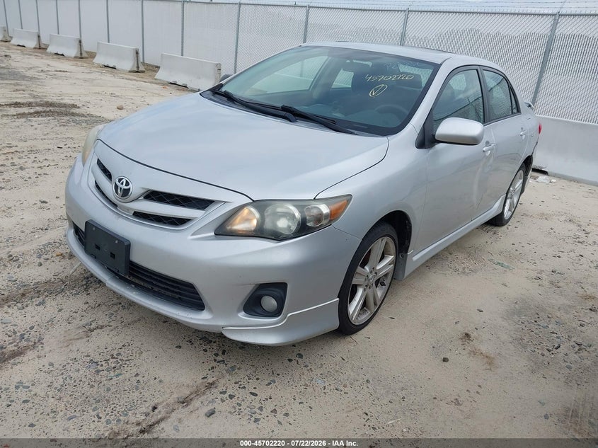2013 Toyota Corolla, Normal Wear & Tear, IAAI, VIN 5YFBU4EE0DP211235 — photo 2