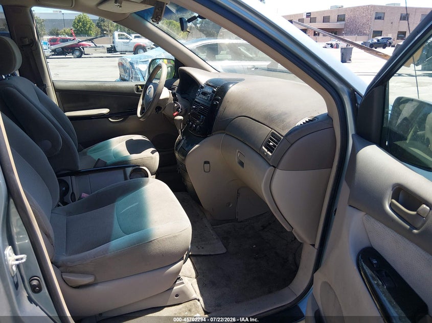 2005 TOYOTA SIENNA auction photo 5