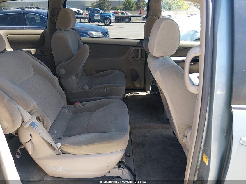 2005 TOYOTA SIENNA auction photo 8