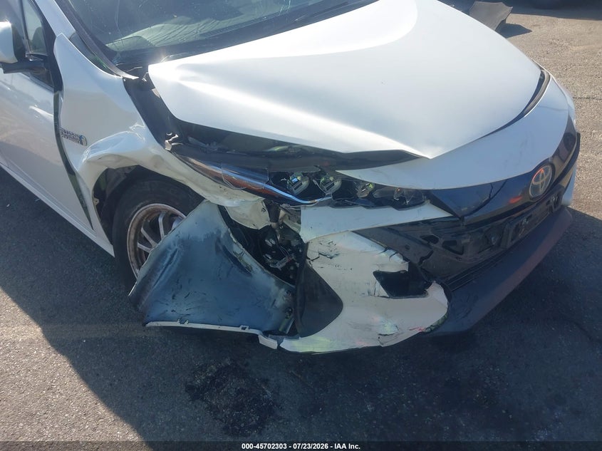 2020 TOYOTA PRIUS PRIME auction photo 6