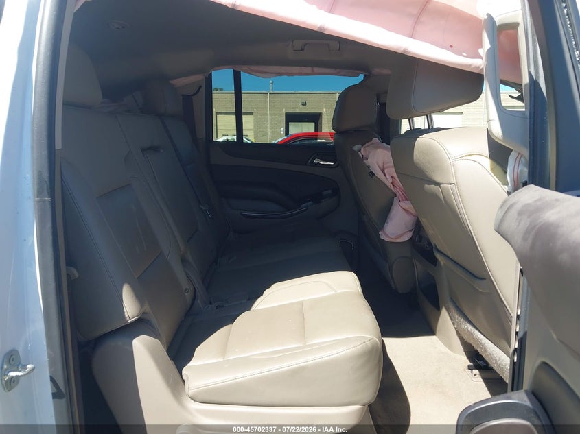 CHEVROLET SUBURBAN - zdjęcie 8