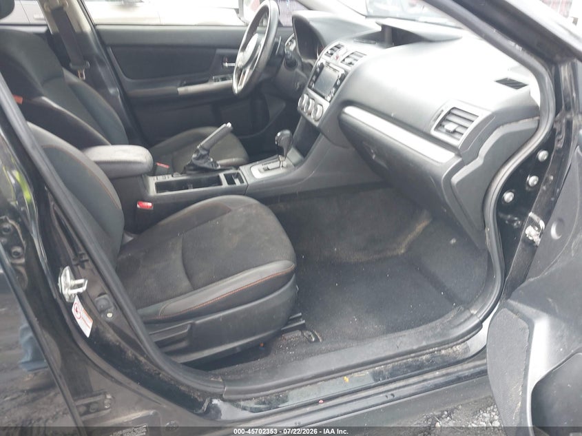 2016 SUBARU CROSSTREK auction photo 5