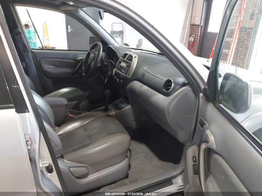 2002 TOYOTA RAV4 auction photo 5