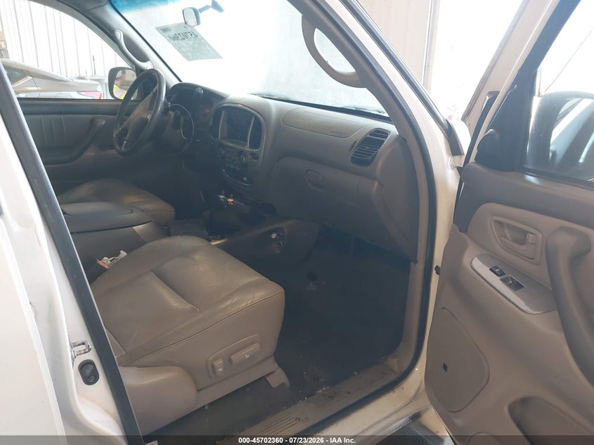 2002 TOYOTA SEQUOIA auction photo 5