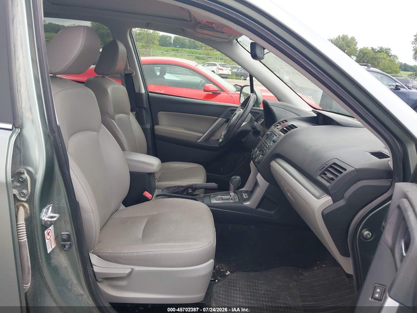 2015 SUBARU FORESTER auction photo 5