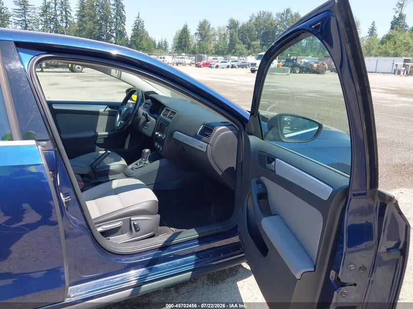2013 VOLKSWAGEN JETTA HYBRID auction photo 5