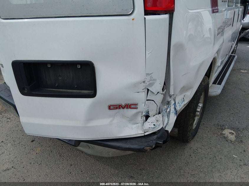 2017 GMC SAVANA 2500 auction photo 6