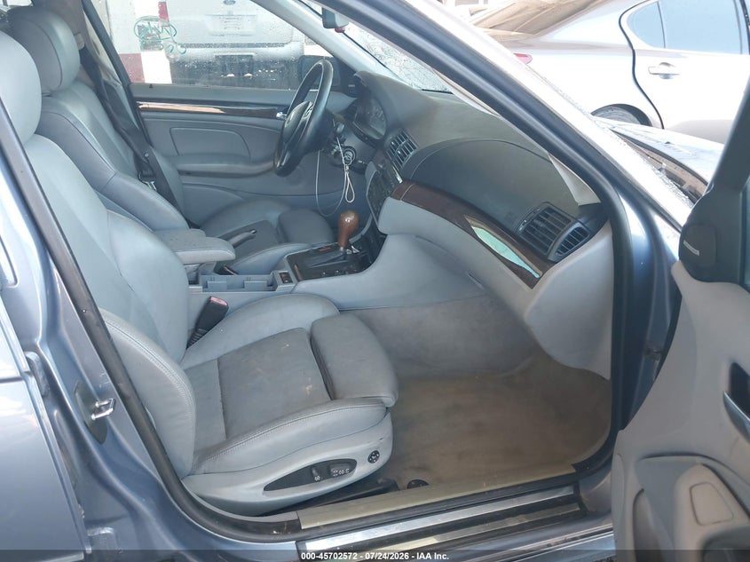 2003 BMW 330I auction photo 5