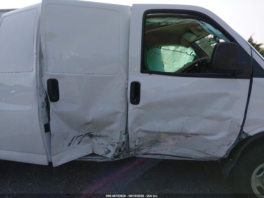 2022 GMC SAVANA CARGO auction photo 6