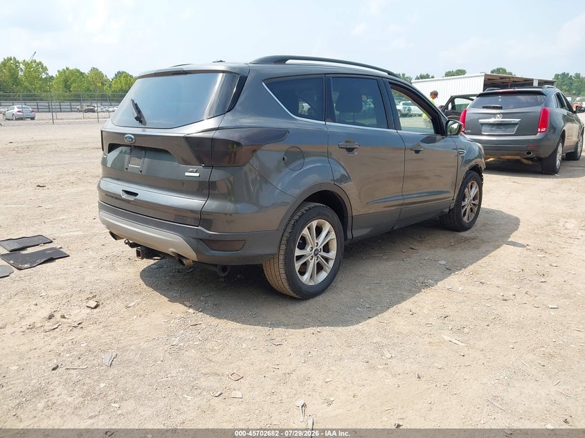Vin: 1fmcu0gd0huc08888, lot: 46201338, ford escape se 20174