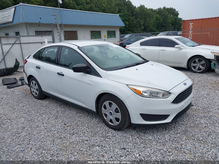 Vin: 1fadp3e20hl302851, lot: 46201404, ford focus s 2017 img_1