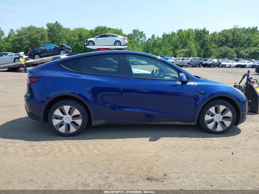 TESLA MODEL Y - zdjęcie 13