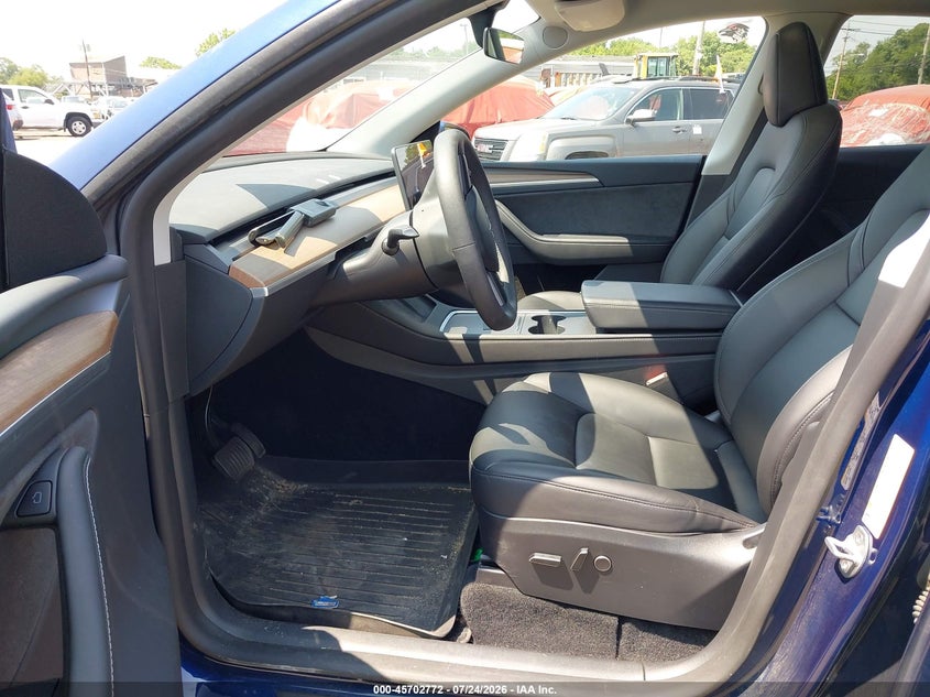 TESLA MODEL Y - zdjęcie 5