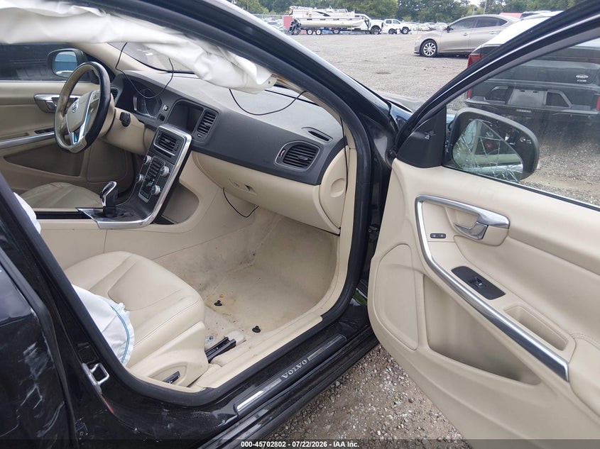 2016 VOLVO S60 auction photo 5