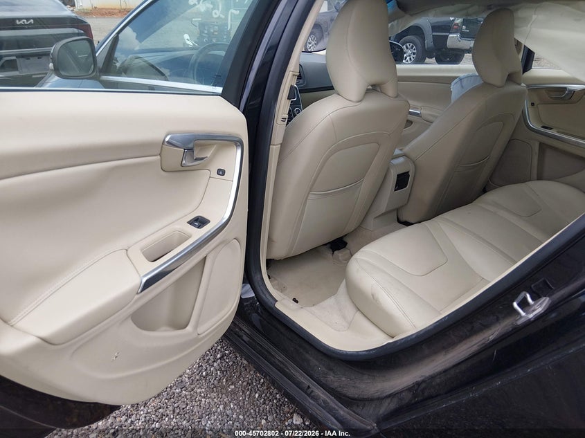2016 VOLVO S60 auction photo 8