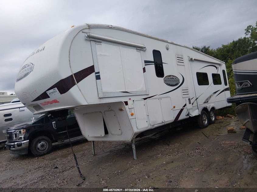 2010 KEYSTONE MONTANNA 5TH WHEEL auction photo 2