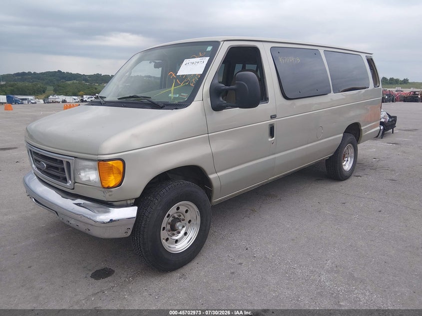 2005 Ford Econoline, Правый зад, IAAI, VIN 1FBSS31L75HA98194 — фото 2