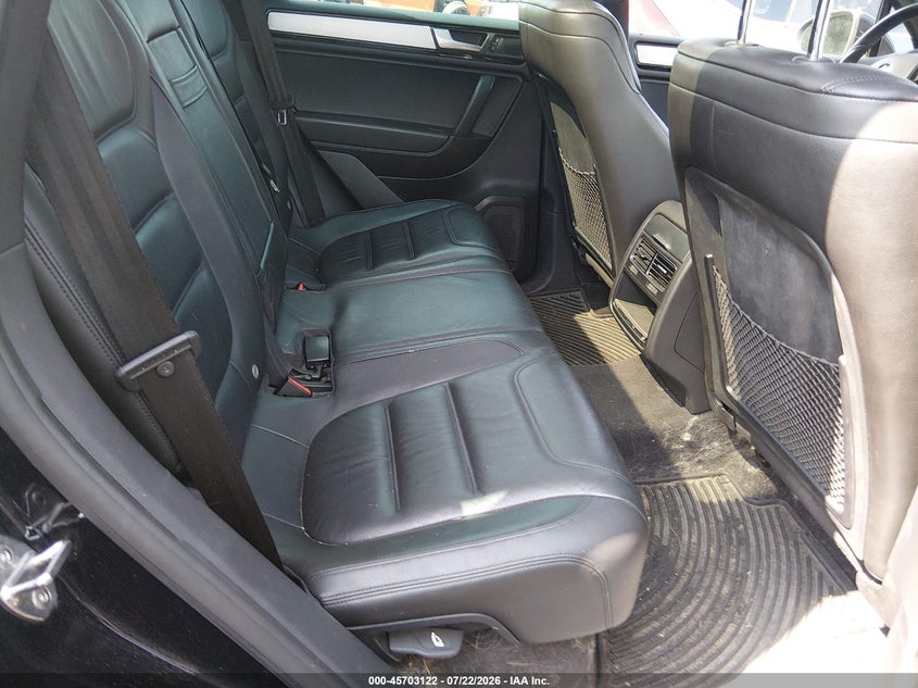 2014 VOLKSWAGEN TOUAREG auction photo 8