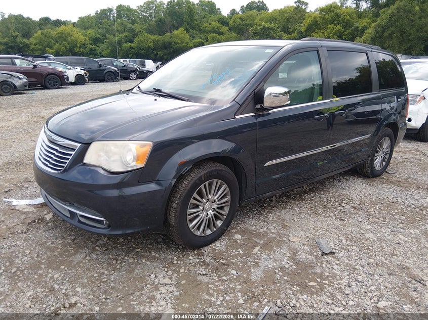2014 CHRYSLER TOWN & COUNTRY auction photo 2