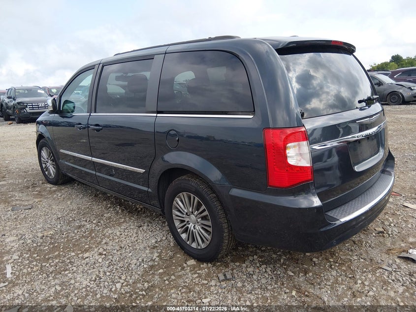 2014 CHRYSLER TOWN & COUNTRY auction photo 3