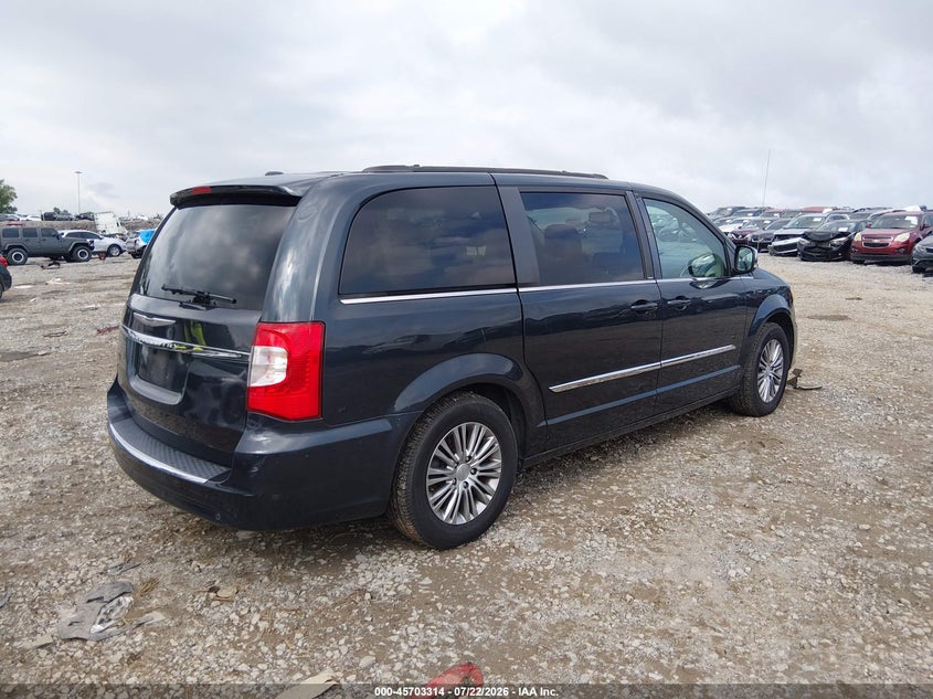 2014 CHRYSLER TOWN & COUNTRY auction photo 4