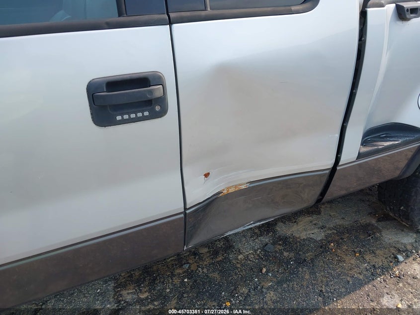 2004 FORD F-150 auction photo 6