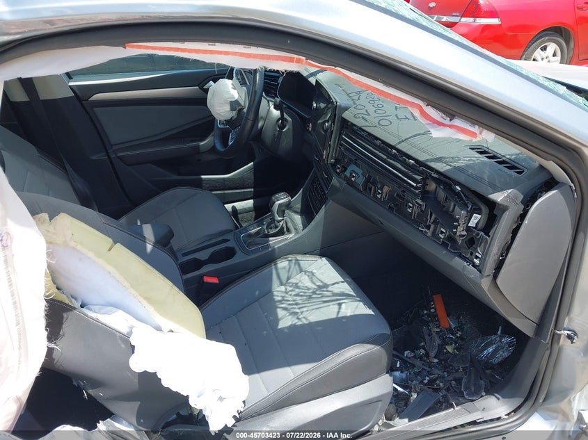 2025 VOLKSWAGEN JETTA auction photo 5