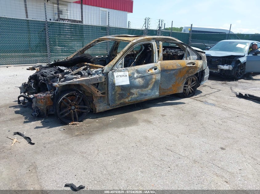 2014 Mercedes-Benz C 300 Sport 4Matic, Total Burn, IAAI, VIN WDDGF8AB2ER311448 — photo 2