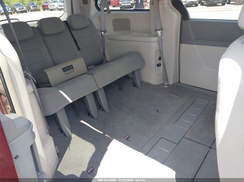 2008 CHRYSLER TOWN & COUNTRY auction photo 8