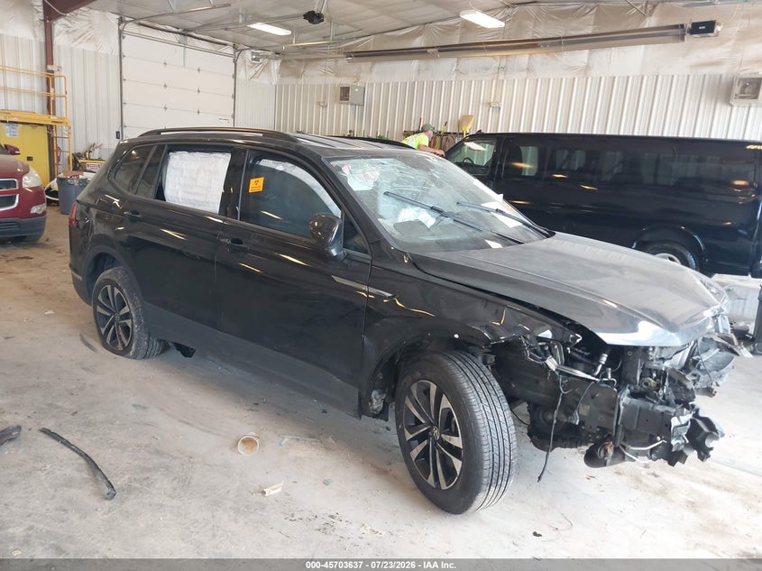 2023 VOLKSWAGEN TIGUAN auction photo 1