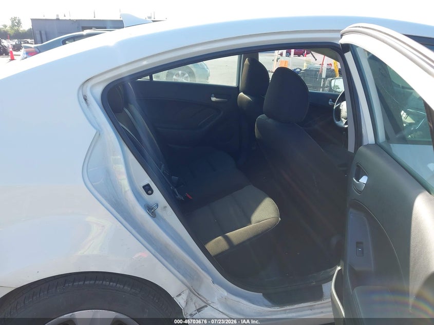 2017 KIA FORTE auction photo 8
