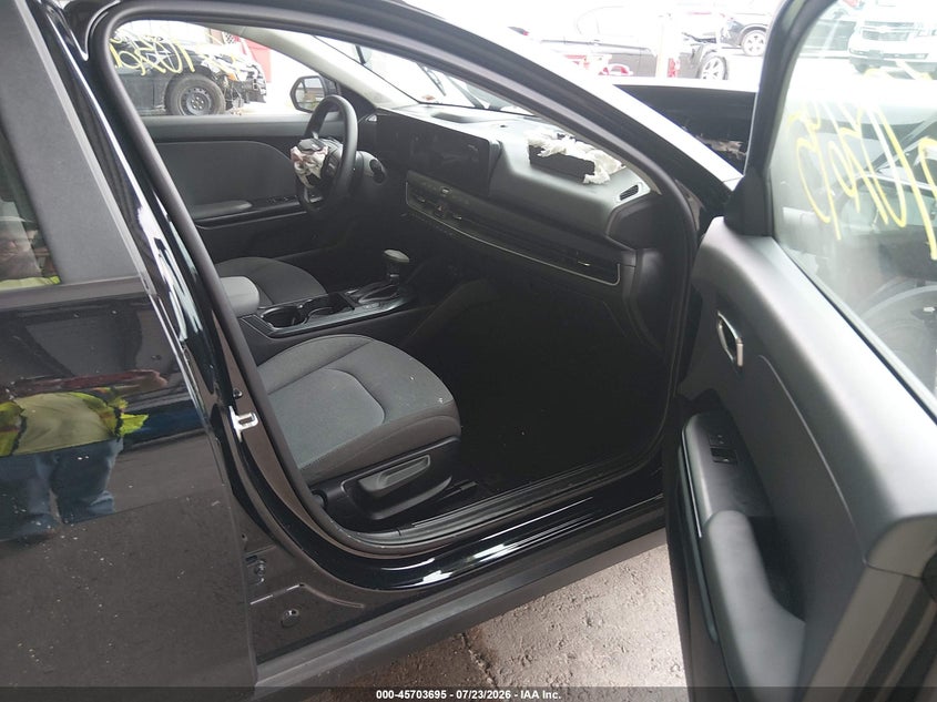 2025 KIA K4 auction photo 5