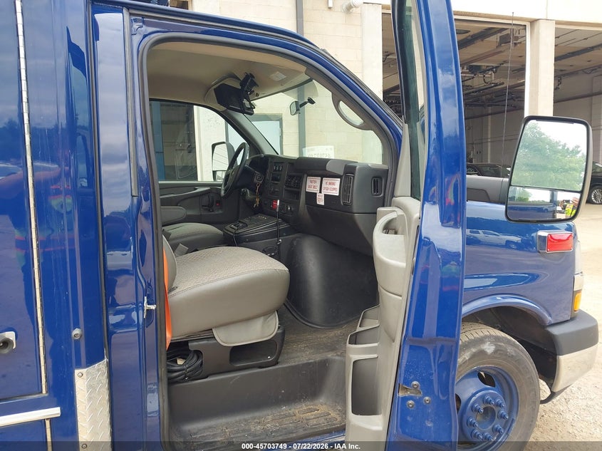 2015 CHEVROLET EXPRESS CUTAWAY auction photo 5