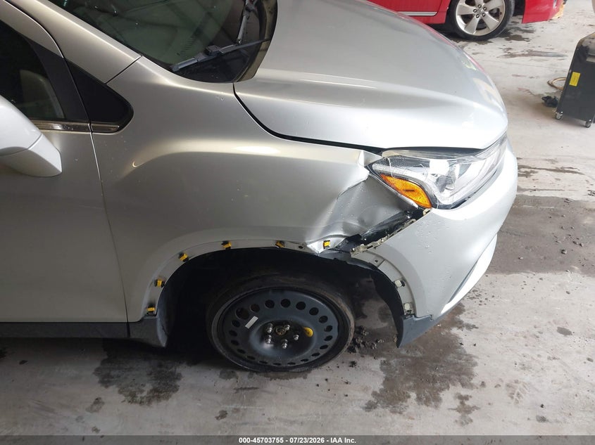 2019 CHEVROLET TRAX auction photo 6