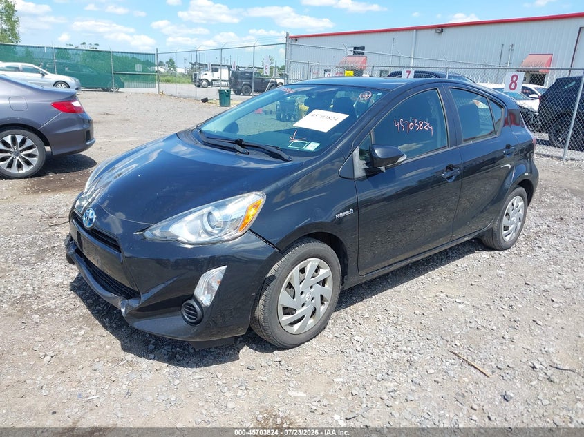 2015 TOYOTA PRIUS C auction photo 2