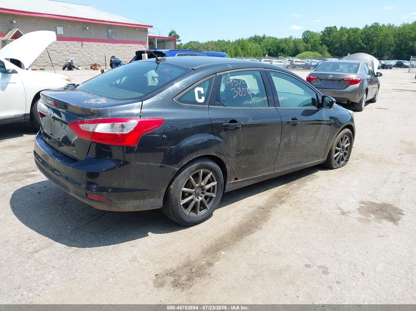 Vin: 1fadp3f23dl367931, lot: 46202510, ford focus se 20134