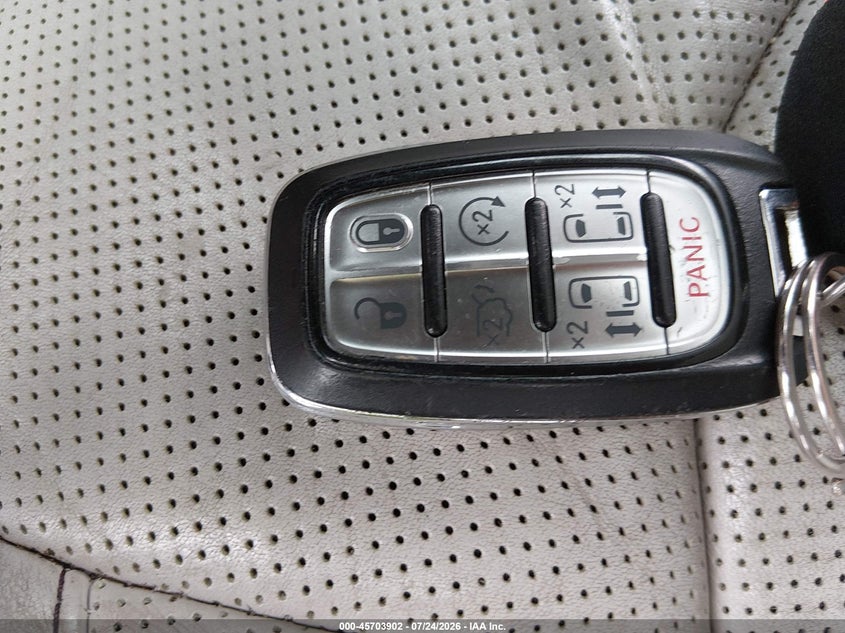 CHRYSLER PACIFICA - zdjęcie 11