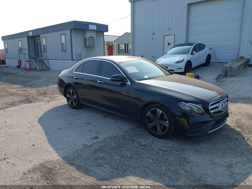 MERCEDES-BENZ E 300 2019 VIN WDDZF4KB8KA507775