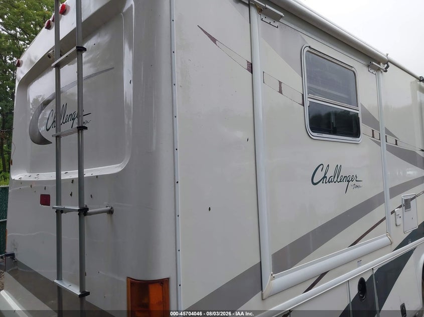 2003 WORKHORSE CUSTOM CHASSIS MOTORHOME CHASSIS auction photo 4