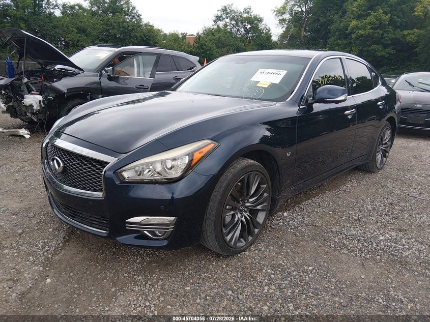 2016 INFINITI Q70 auction photo 2